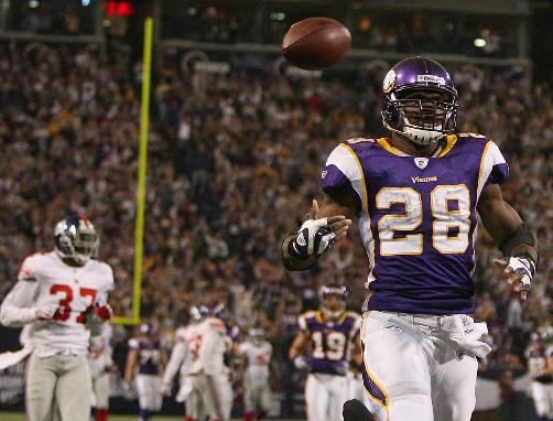 Adrian Peterson scores a TD vs the Giants